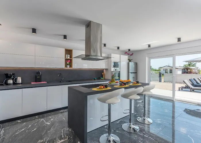 Mersi Villa *