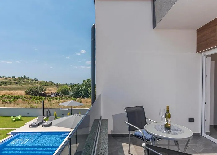 Mersi Вилла Пула