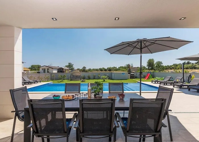 Mersi Вилла Пула